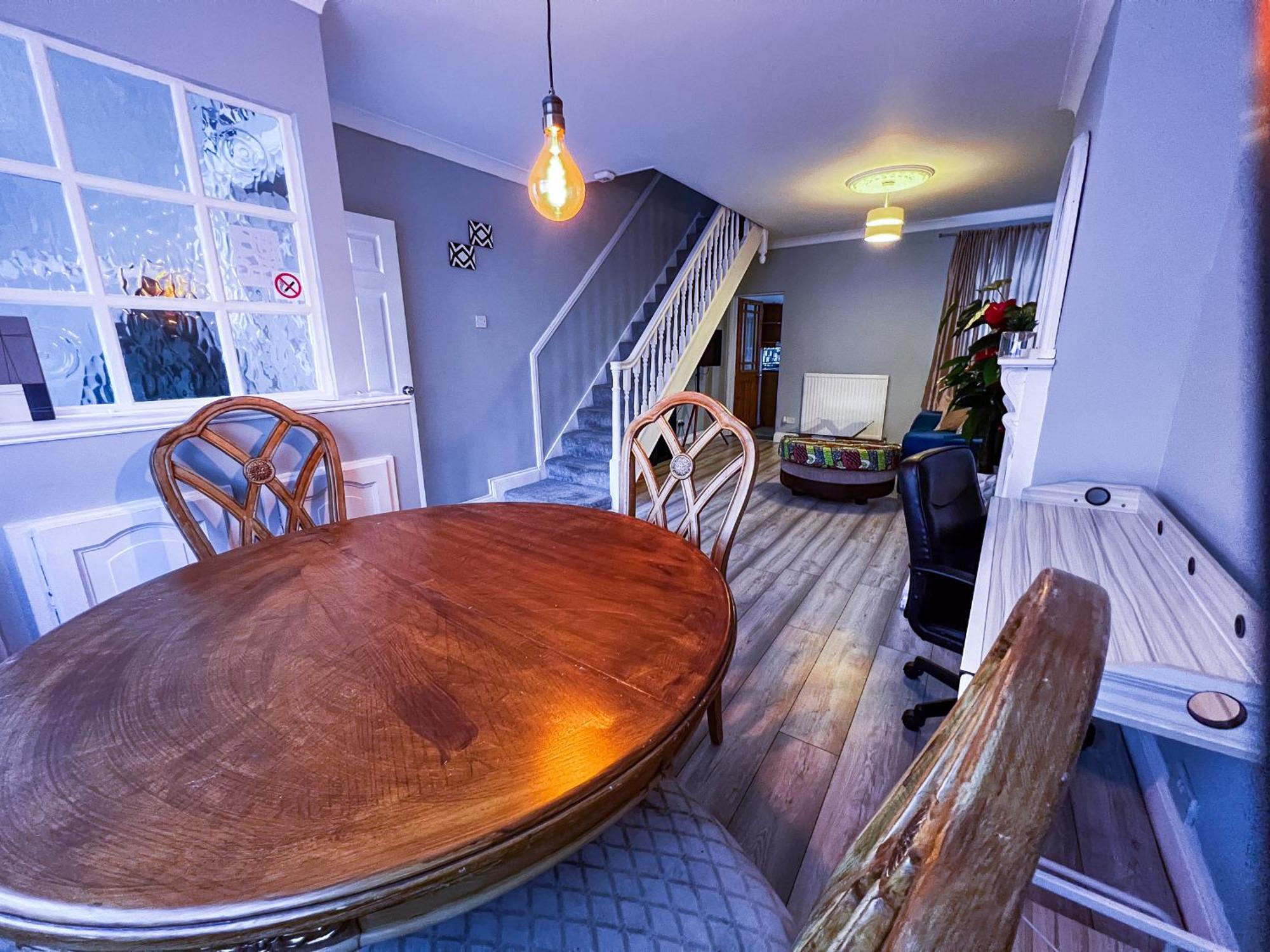 Spacious Retreat - Remote Worker & Family Friendly Portsmouth Luaran gambar